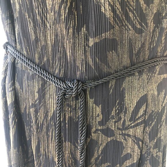 NWT! Tahari Size 10 Beautiful Sleeveless Black/ Gold Jumpsuit - Picture 3 of 16